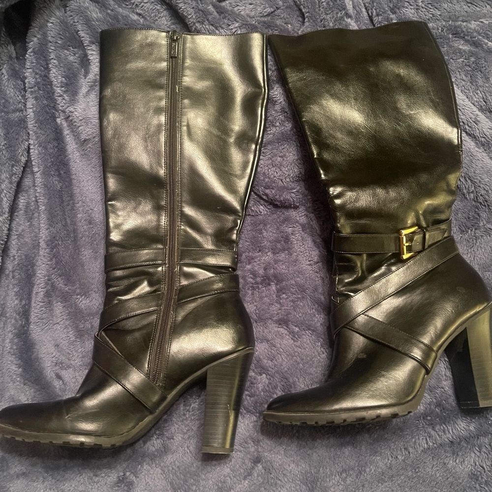 Women’s Fashion Knee High Boots - Size 9B